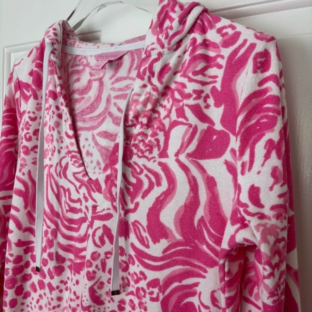 Lilly Pulitzer Megan 'Get Spotted' Tunic Hoodie Pink & White Terrycloth Cover Up - Picture 3 of 10